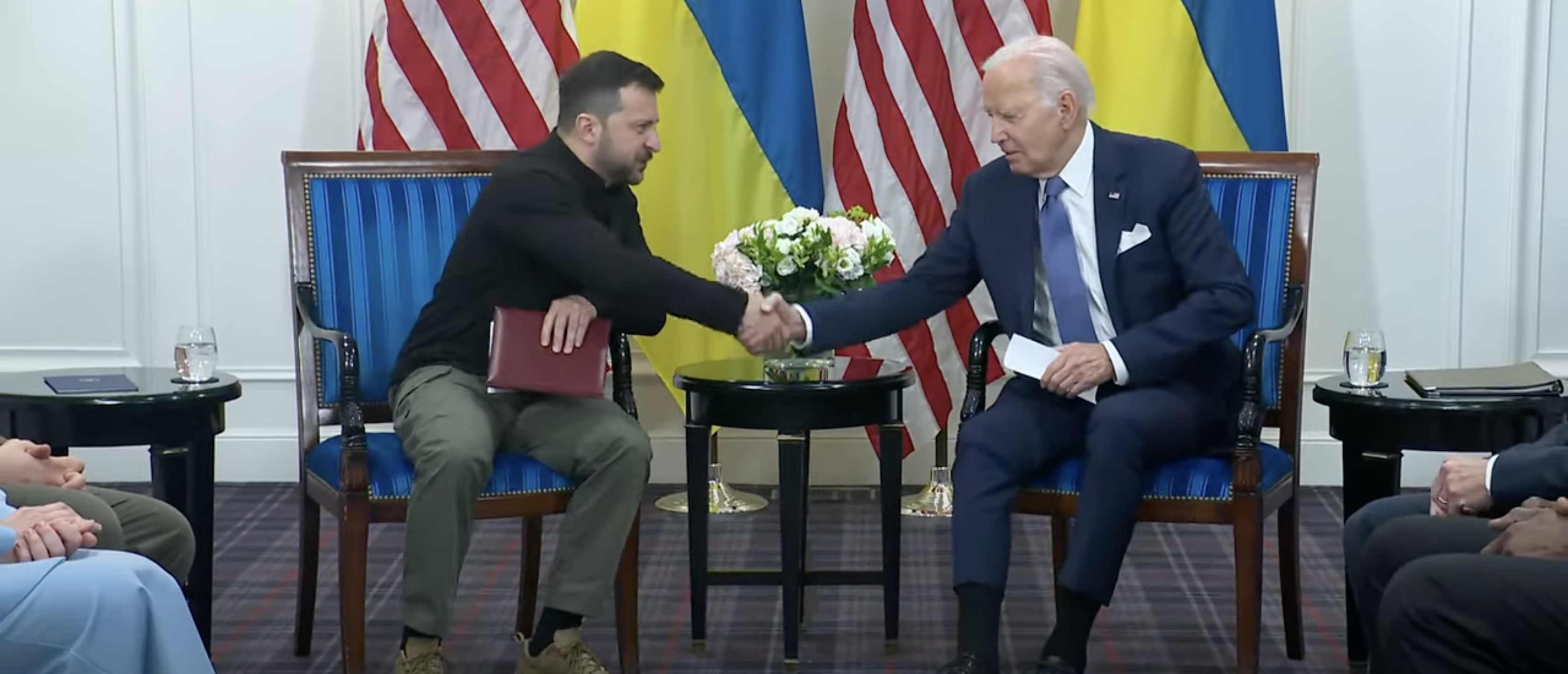 Biden Publicly Apologizes To Zelenskyy, Tells Him It’s Republicans Fault For Ukraine Aid Troubles